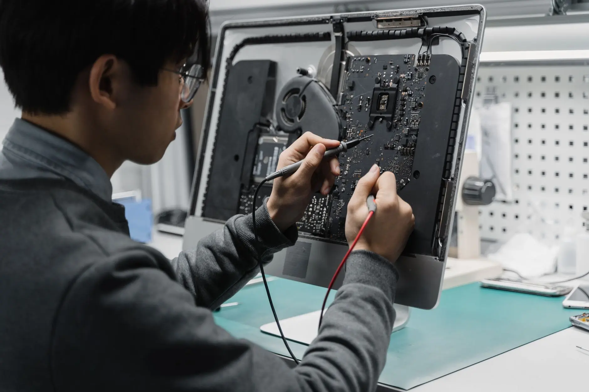 泰安企业宣传片制作中航拍技术与地面机位协同方案解析